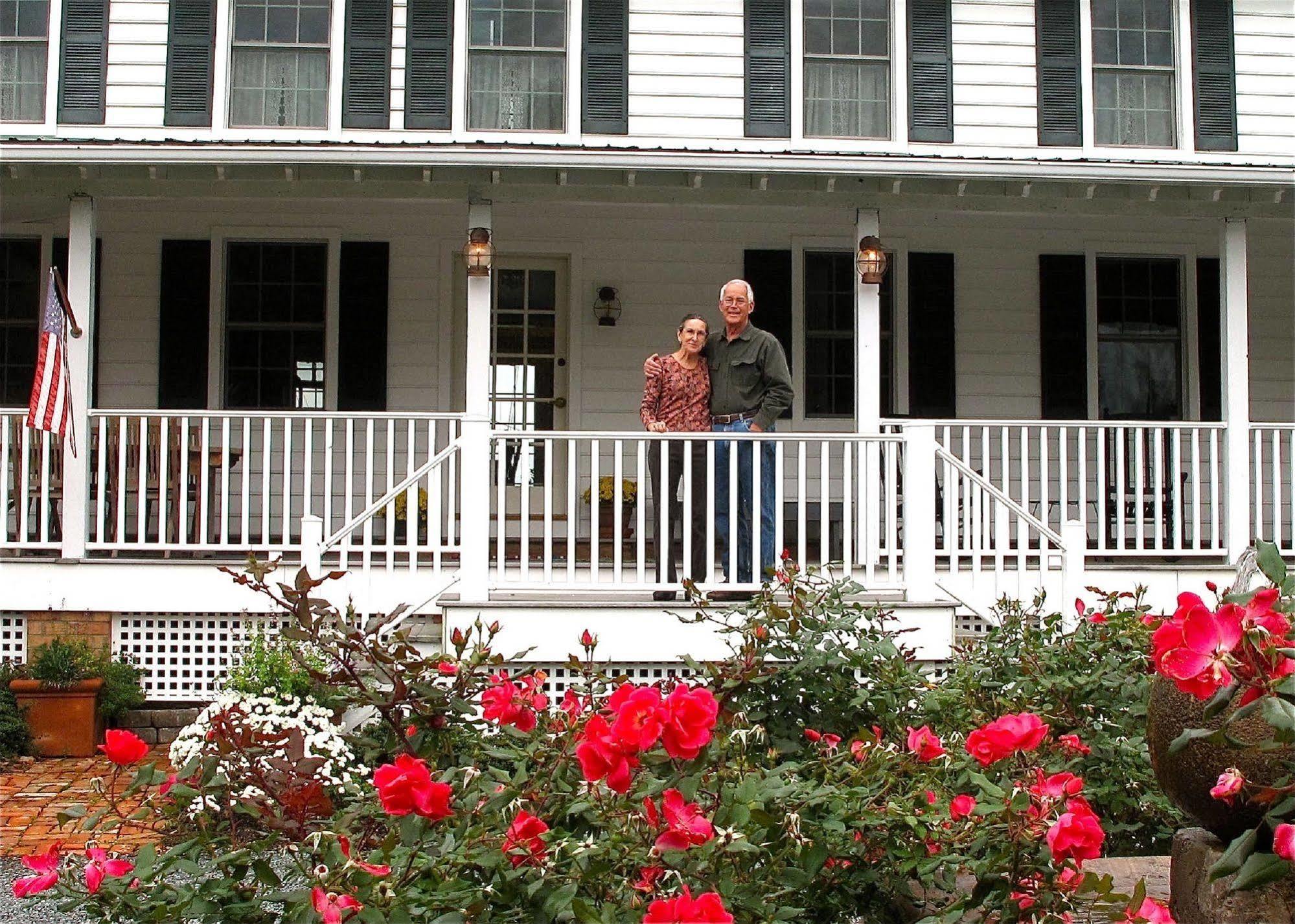 Lazyjack Inn On Dogwood Harbor Tilghman Island Εξωτερικό φωτογραφία